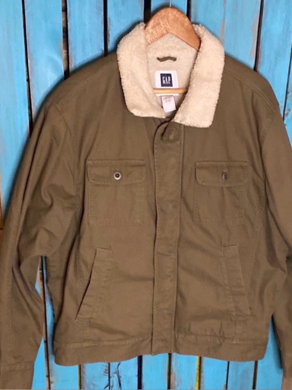GAP Men's Olive canvas Jacket with Sherpa Collar and lining size Large snap up